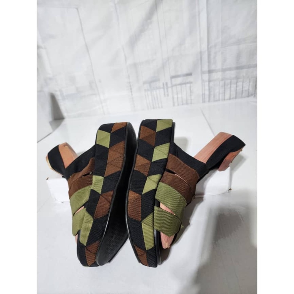 Authentic SALVATORE FERRAGAMO Colorblock Pattern Slingback Sandals Green/Brown - Picture 9 of 13